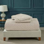 Cuvertură de pat din catifea 200×220 cm + 2 fețe de pernă Crem - imagine 2